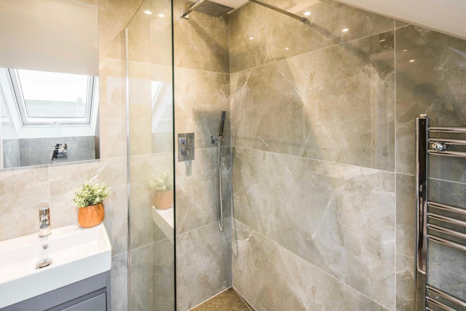 Convenient Family Flat-stylish Unique